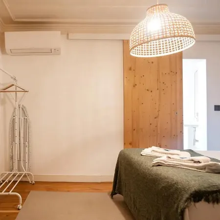 Peaceful And Romantic Bedroom In * Lisbona
