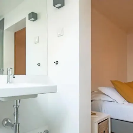 Сasa de vacaciones Peaceful And Romantic Bedroom In *
