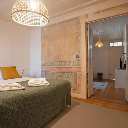 Peaceful And Romantic Bedroom In Feriehus Lisboa